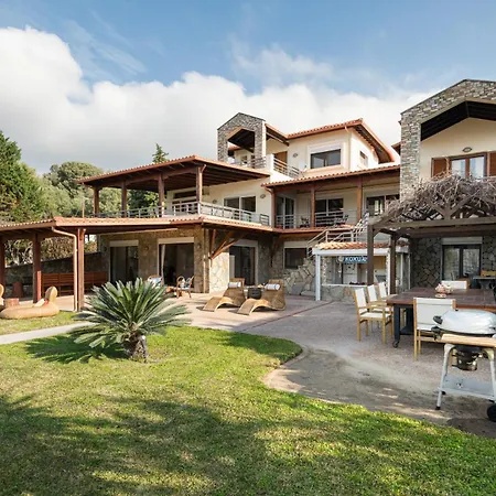 Sunset Boulevard, Kastri #feelslikehome Апартаменты *